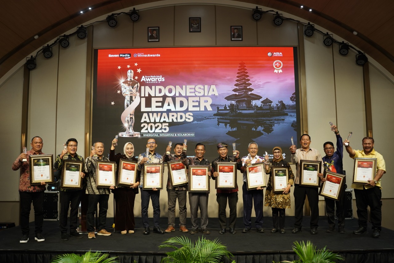 Kajari Takalar Tenriawaru Raih Penghargaan Kajari Best Leader Indonesia 2025 di Bali